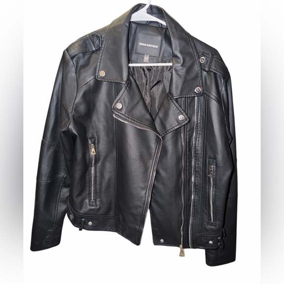 Urban Republic Jackets & Blazers - Women’s Urban Republic Black Leather Jacket - Size L.